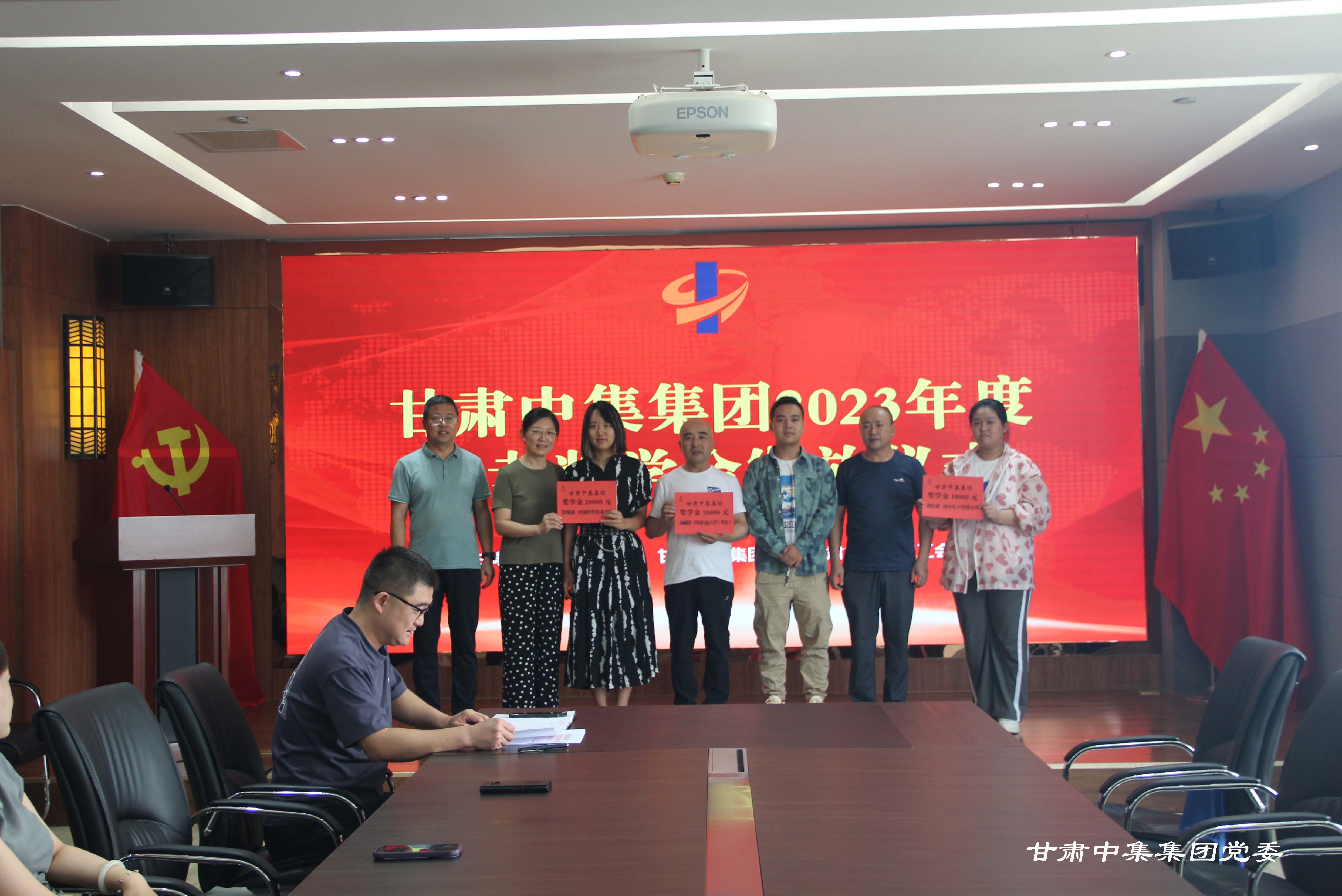 ��ϵ�W(xu��)��   �����h��--���C�м����F2023��ȆT����Ů�߿����W(xu��)��l(f��)�Ńxʽ�A..